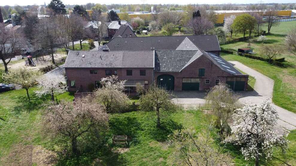 Haus zum Kaufen in Mönchengladbach 1.850.000 € 420 m²