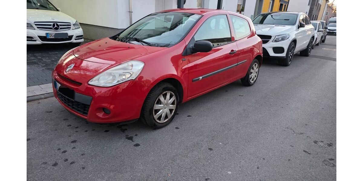 Renault Clio 148.000 km 2.700 &euro; Duisburg 47055