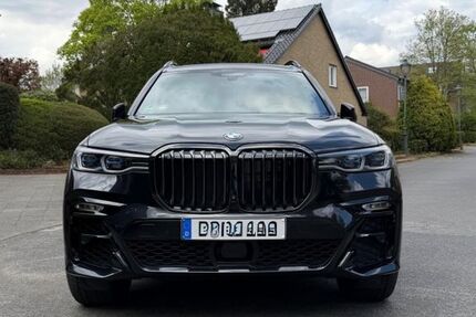 BMW X7 99.650 km 64.300 &euro; Düsseldorf 40221