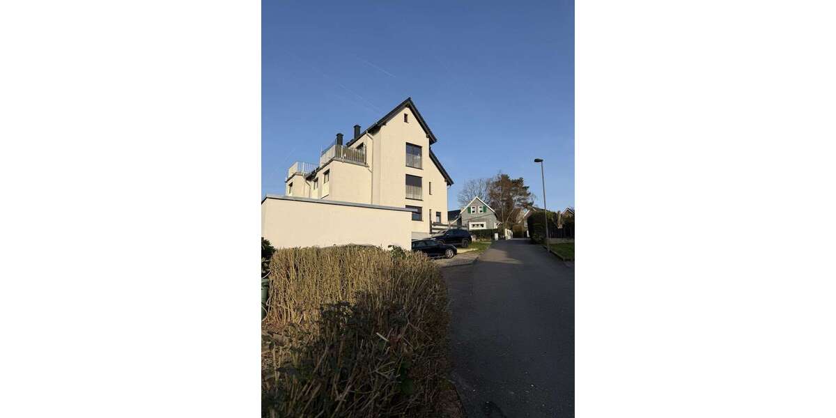 Etagenwohnung Solingen Eschbach - 5 Zimmer, 135 m&sup2;, 1.720&euro; | Angebot:25429427