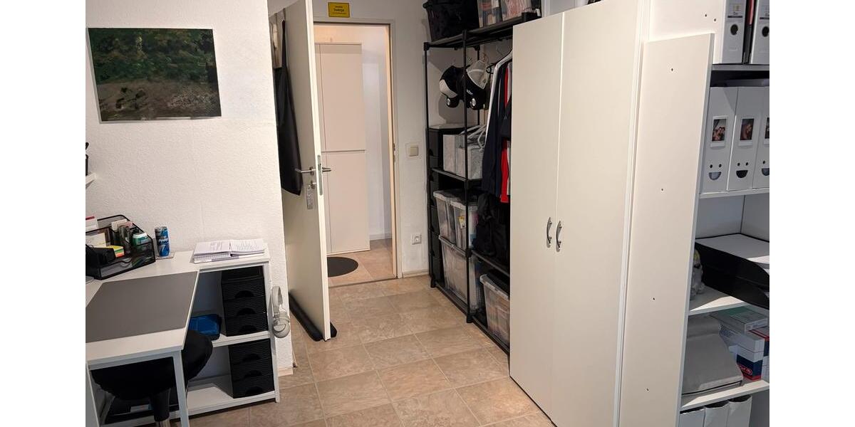 Dachgeschoßwohnung Mönchengladbach West - 4 Zimmer, 93 m&sup2;, 180.000&euro; | Angebot:27077729