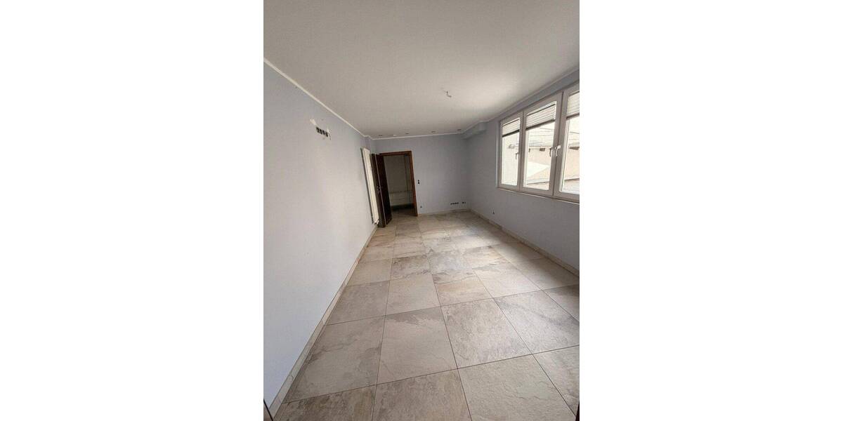 Etagenwohnung Pulheim Brauweiler - 3 Zimmer, 131 m&sup2;, 1.700&euro; | Angebot:26867370