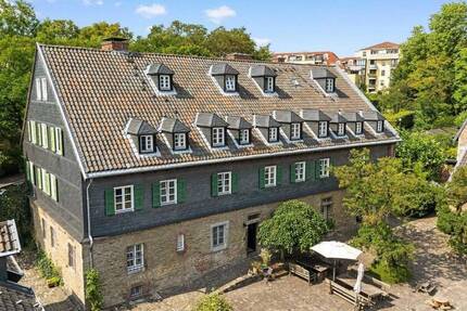 Voll vermietetes Mehrfamilienhaus auf historischem Gutshof
