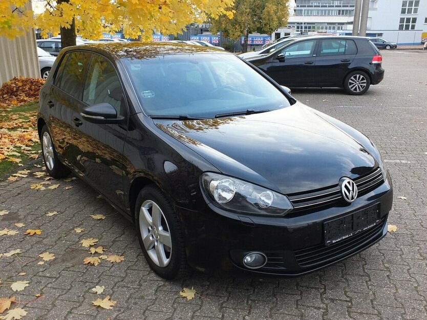 VW Golf 1.6TDi TEAM EINPARKHILFE SHZ TEMPOMAT 5-türig 159.855 km 7.904 € Köln 50858