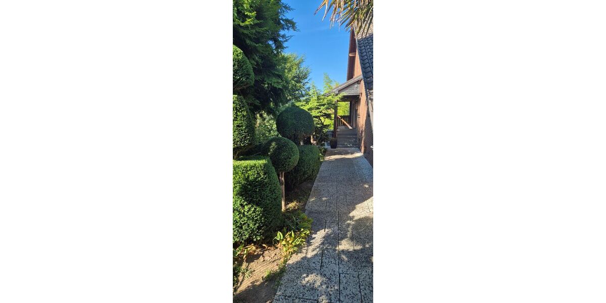 Großzügiges Einfamilienhaus mit Einliegerwohnung und traumhaftem Garten - Einfamilienhaus Leverkusen Bergisch Neukirchen | Angebot:27204833
