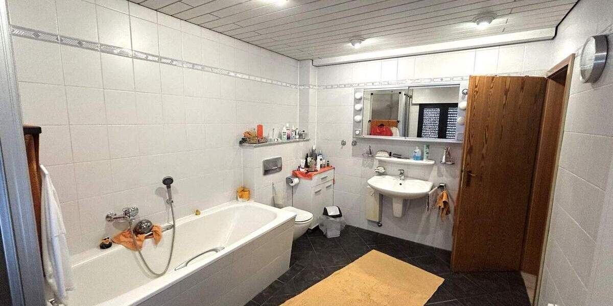 Tolle Doppelhaushälfte für Gartenliebhaber 4 zimmer