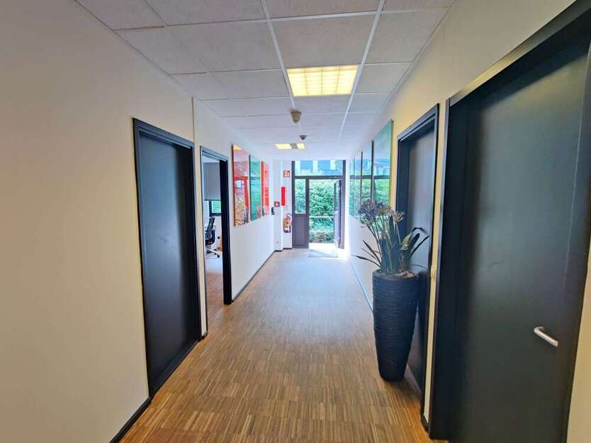 Büro in Neuss 13.240 € 1655 m²