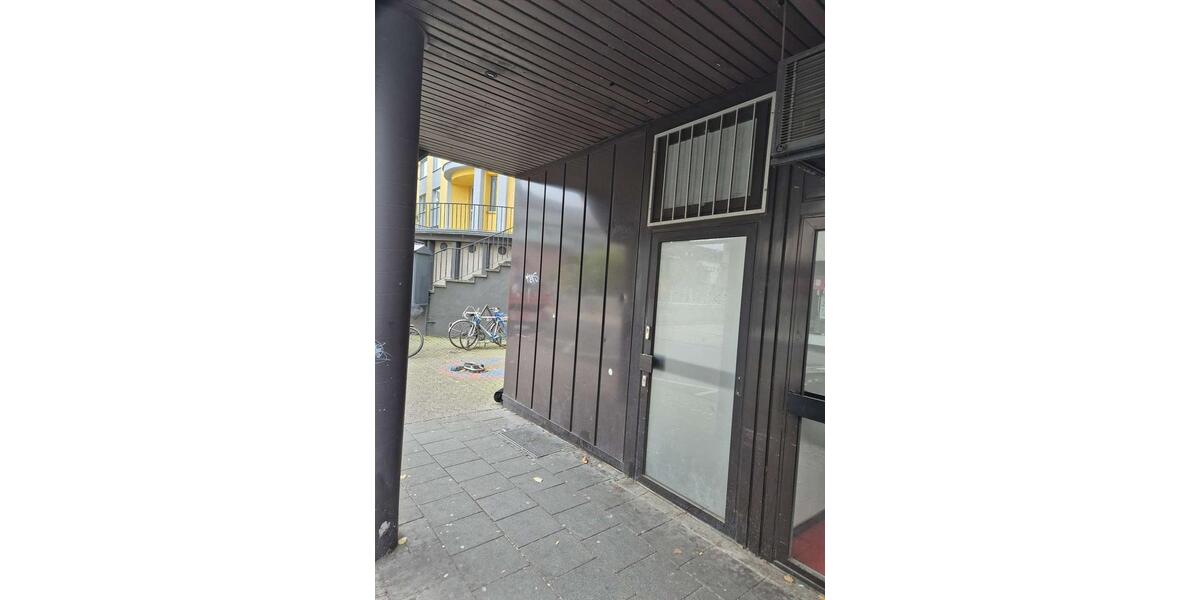 Zentral gelegenes Büro oder Ladenlokal zimmer