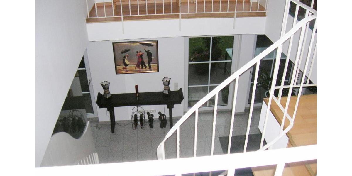 Mehr als nur vier Wände: Wohnen auf zwei Ebenen mit Terrasse und Garten! 3.5 zimmer