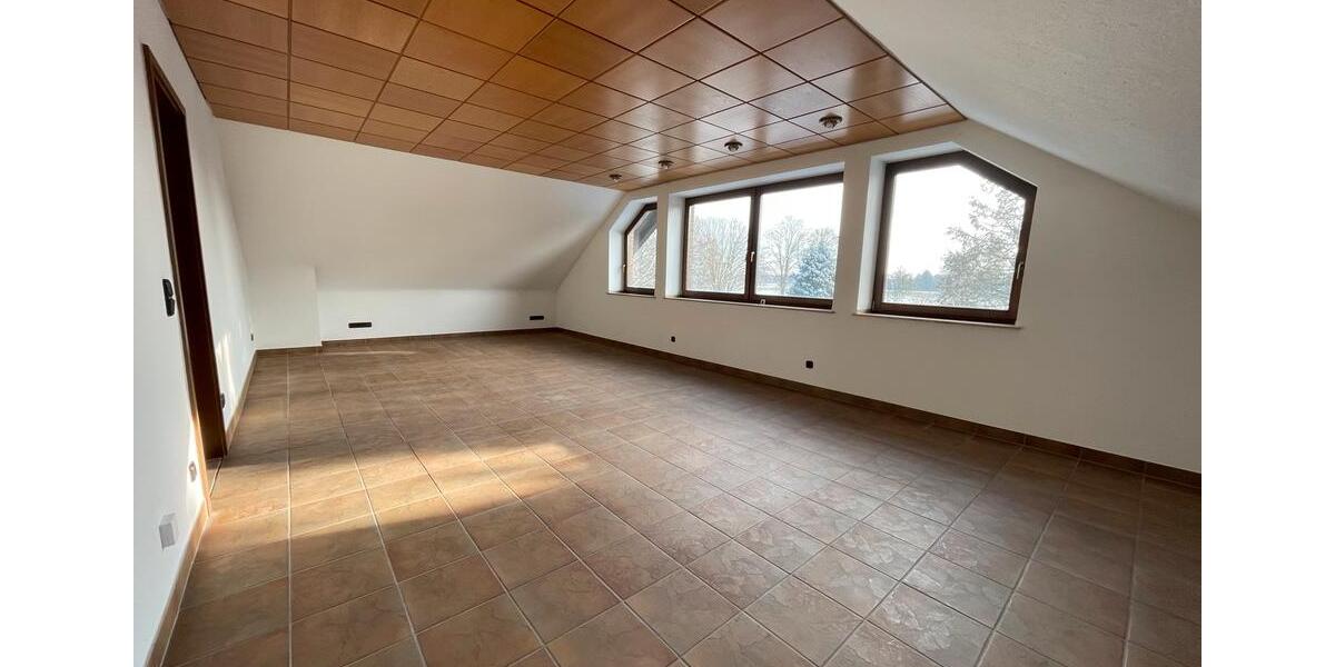Dachgeschoßwohnung Mönchengladbach West - 2 Zimmer, 70 m&sup2;, 690&euro; | Angebot:25459987