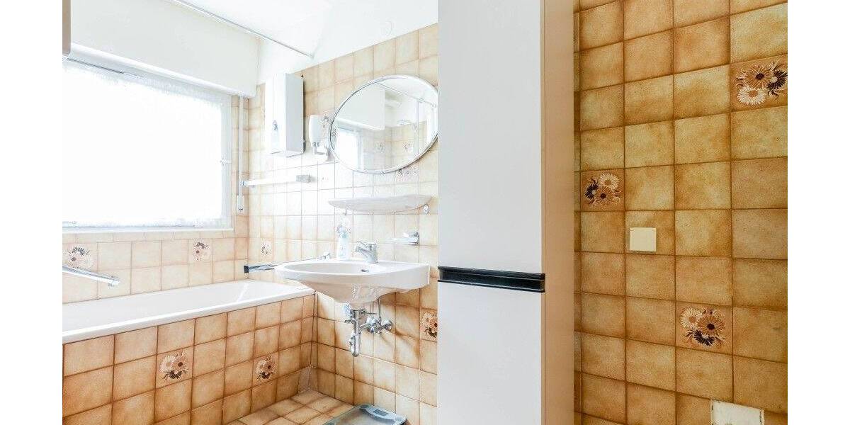 Heimwerker aufgepasst !! Freistehendes Fachwerkhaus * Renovierungsbedarf * ca. 132 m² Wfl. * ca. 354 m² Grundstück * ... 8 zimmer