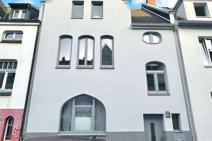 Haus zum Kaufen in Düsseldorf 889.000 € 165 m² 6 zimmer