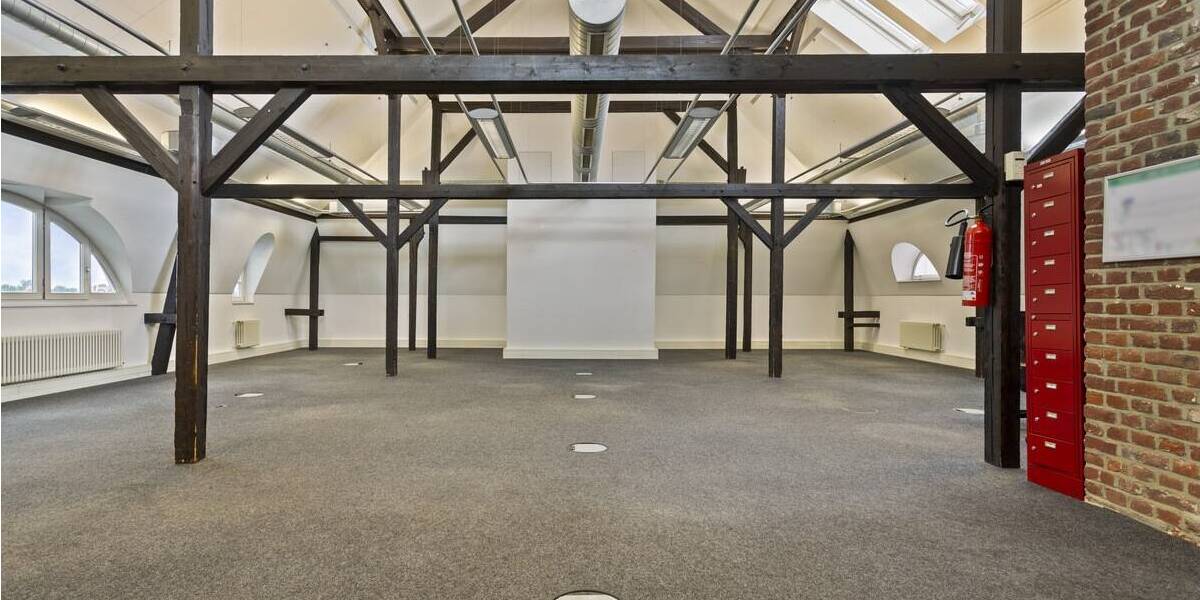 HISTORISCH BEDEUTEND, MODERN AUSGESTATTET: 212 m² BÜROFLÄCHE ZU MIETEN 1 zimmer