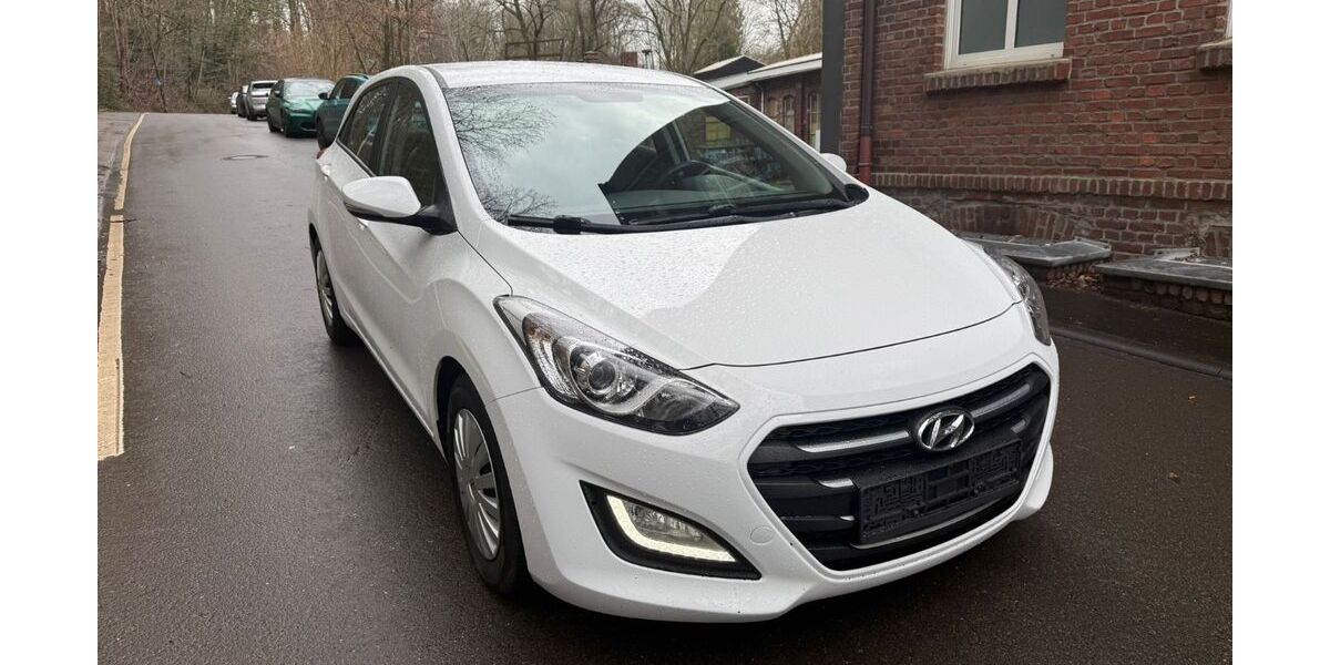 Hyundai i30 93.500 km 9.500 &euro; Solingen 42699