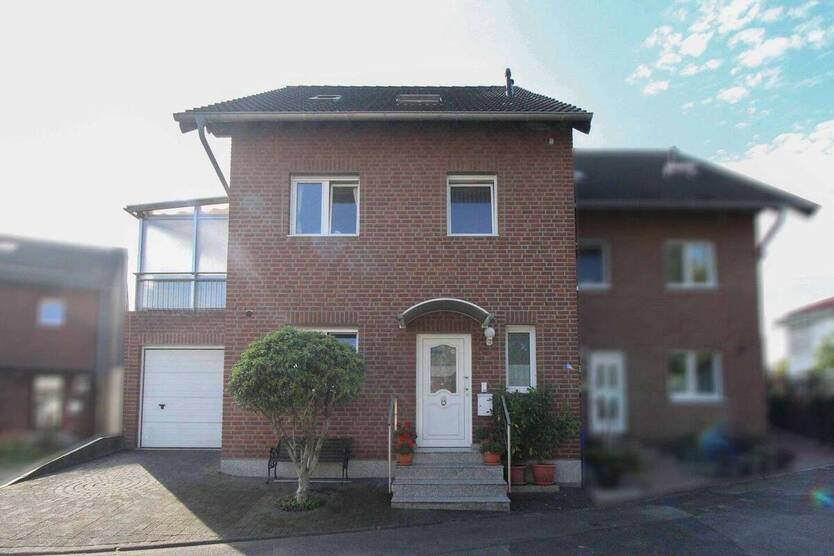 Direkte Feldrandlage: Familienfreundliche Doppelhaushälfte mit eigenem Garten in Norf