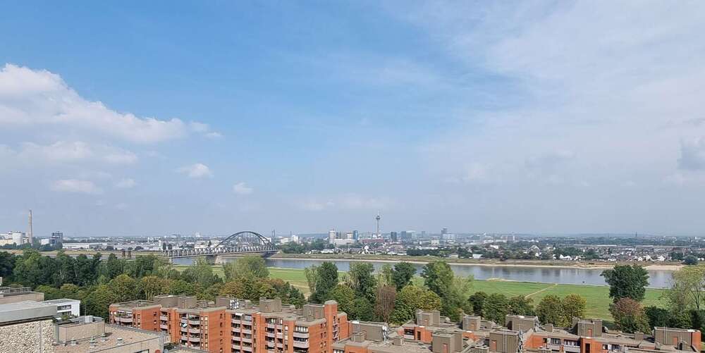 Wohnung zum Kaufen in Düsseldorf 469.000 € 182 m²