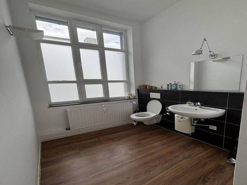 ART DECO und BAUHAUS-Architektur in schönster Form: Top gepfl. Wohn-Geschäftshaus in Stadtmitte !