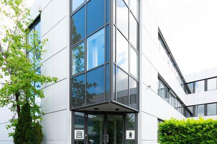 Ihr neues Büro mit 370m² im Düsseldorfer Süden! Perfekt gelegen, individuell gestaltbar, im 1.OG. zimmer