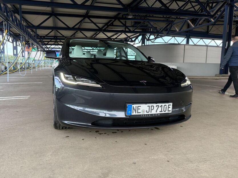 Tesla Model 3 17.500 km 43.750 € Dormagen 41539