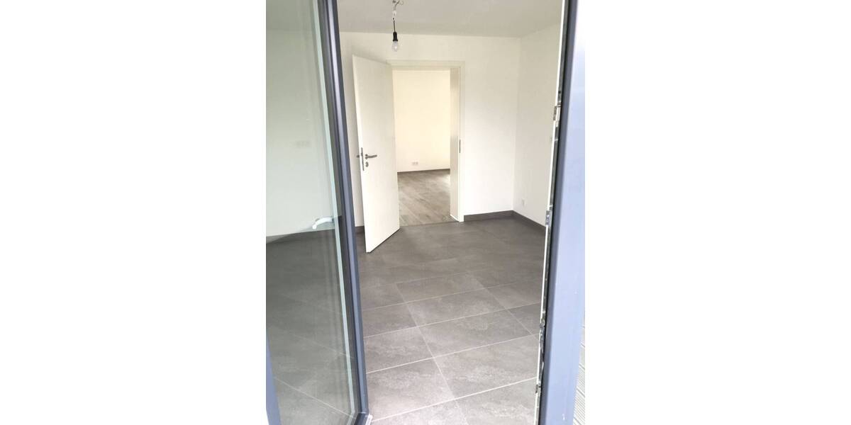 Moderne 2-Zimmer-Wohnung mit Balkon im 1. Obergeschoss 2 zimmer