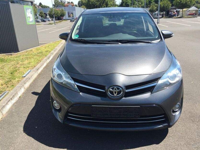 Toyota Verso 245.000 km 4.998 € Erkrath 40699