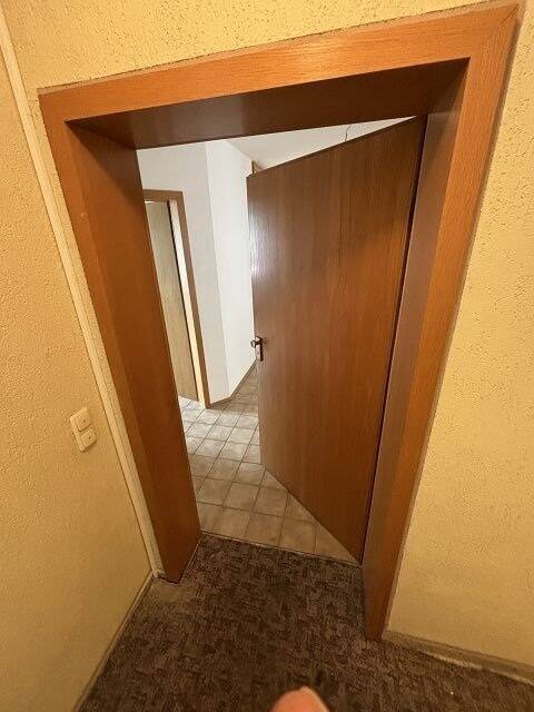 Große leerstehende 3,5 Zi.- Wohnung in ruhiger Top-Lage mit großem Balkon und Garage