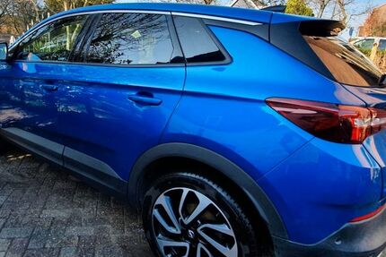 Opel Grandland (X) 138.000 km 11.400 &euro; Düsseldorf 40595