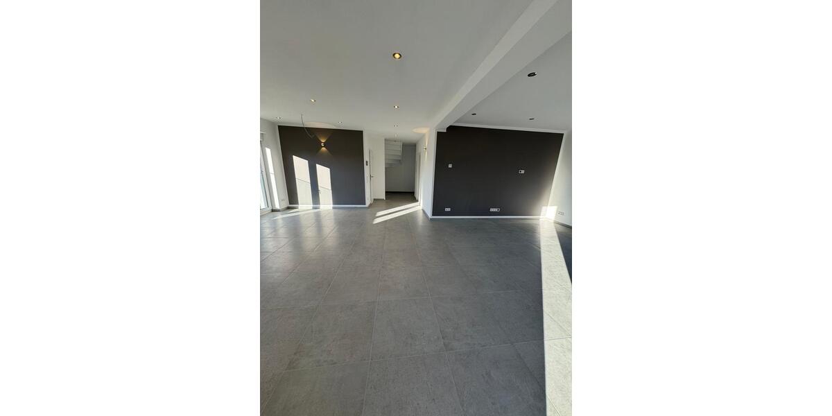 4 Zimmer Maisonette Erstbezug und Kernsanierung mit Energie­effizienz­klasse A 4 zimmer