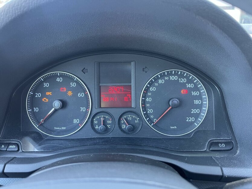 VW Golf Trendline / Klima / Schiebedach / ZV 185.000 km 2.490 € Mönchengladbach 41066