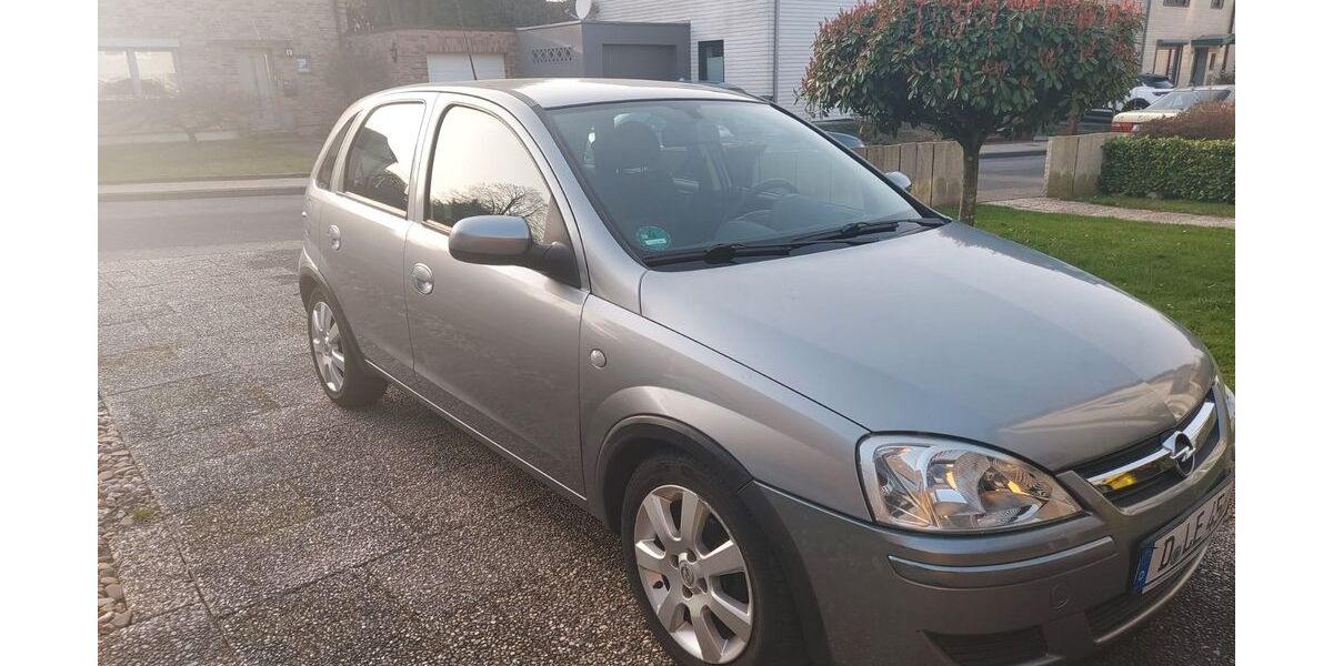 Opel Corsa 198.000 km 1.790 &euro; Düsseldorf 40629