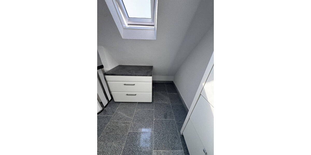 Etagenwohnung Düsseldorf Lohausen - 2 Zimmer, 80 m&sup2;, 1.400&euro; | Angebot:26511662
