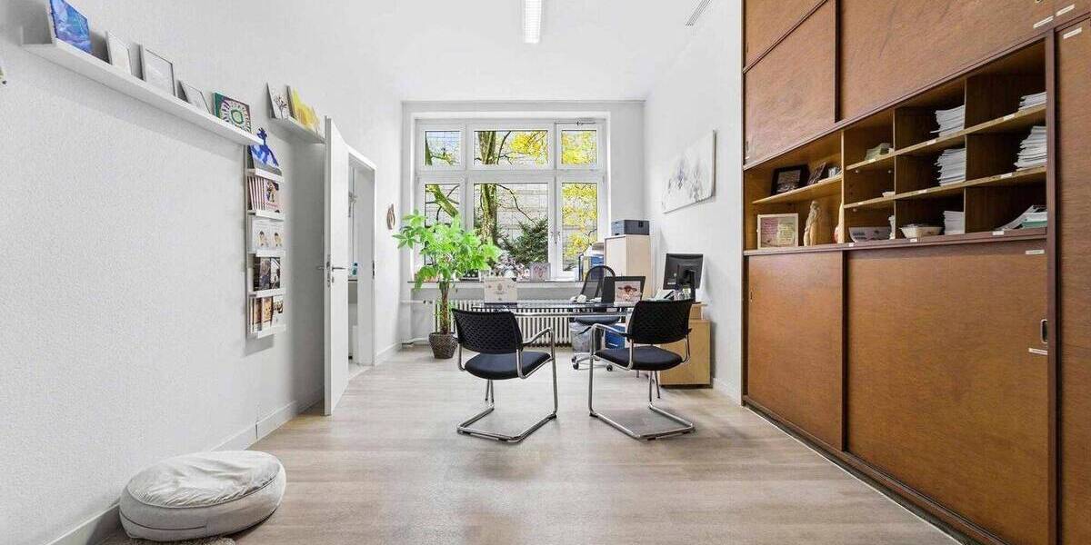 Exklusives Wohn- und Geschäftshaus mit langfristigen Mietern in Toplage am Allee-Center 6 zimmer