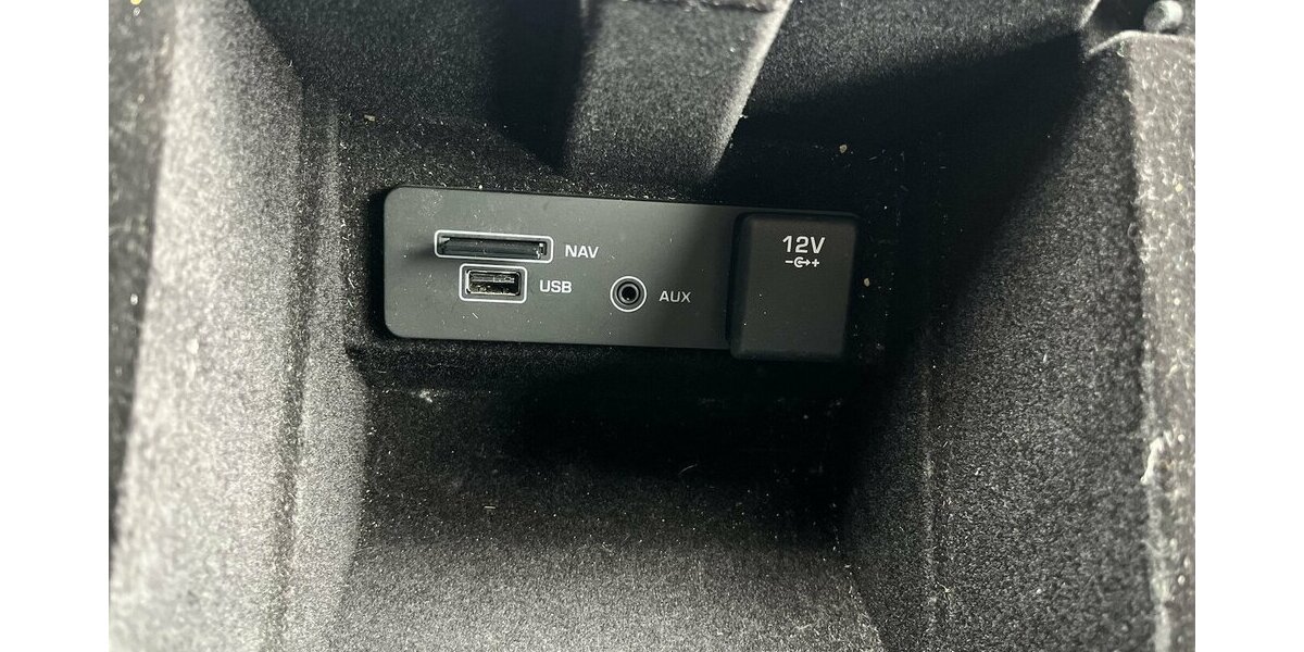 Land Rover Discovery Sport SE AWD/ Automatik/ Allrad/ Leder 206.000 km 10.490 &euro; Mönchengladbach 41066