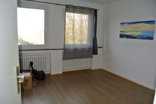Ortsteil Broich Appartement im renovierten Zustand und Großräumig mit separater Küche