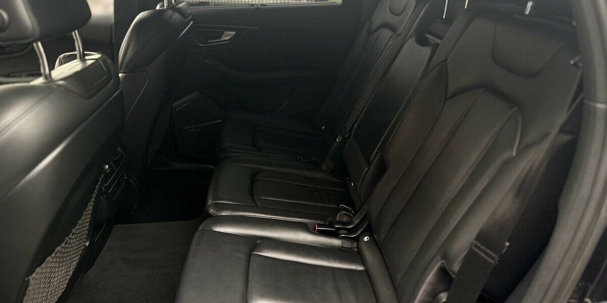 Audi Q7 3.0 TDI e-tron quattro / Panorama / Kamera 179.000 km 30.900 &euro; Mönchengladbach 41066