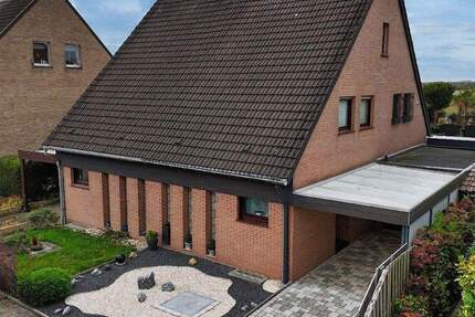 Gibt es ja doch ! Klassische kleine Doppelhaushälfte in schöner Lage von Kaarst - Vorst 4 zimmer