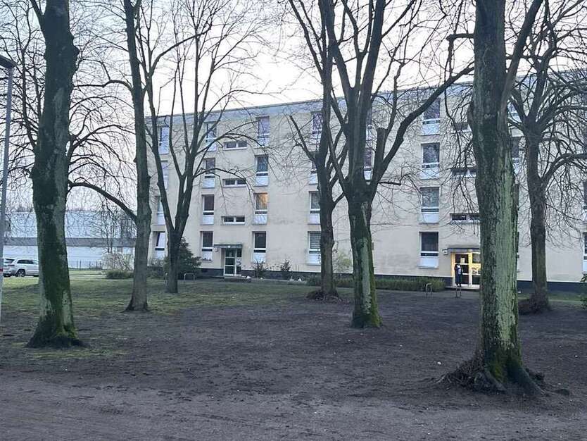 Wohnung zum Mieten in Moers 500 € 70.14 m²