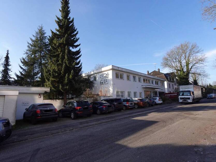 FREISTEHENDES GEWERBEOBJEKT MIT LAGER BÜRO UND BUNGALOW