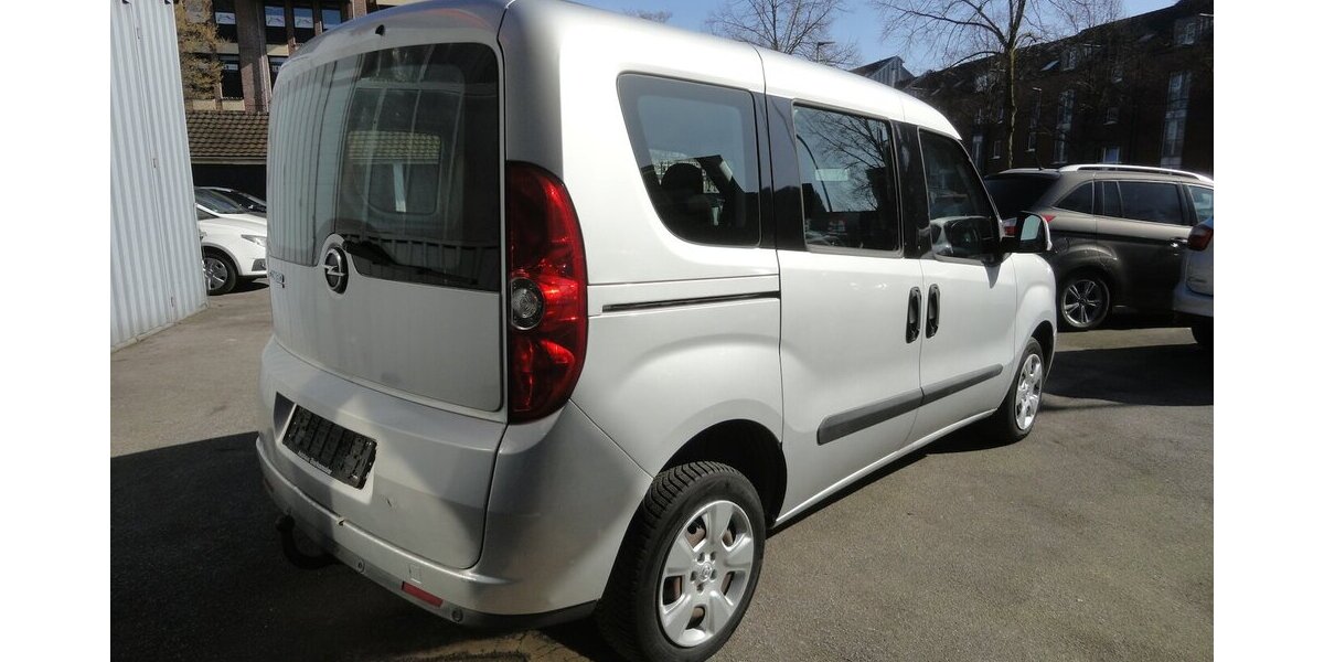 Opel Combo Edition 1,6 d Klima PDC SHZ AHK 5Sitzer 124.000 km 5.999 &euro; Neuss 41462