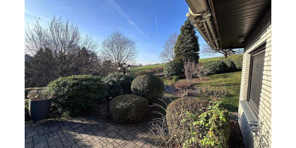 Bungalow Solingen Gräfrath - 6 Zimmer, 228 m&sup2;, 675.000&euro; | Angebot:24668153