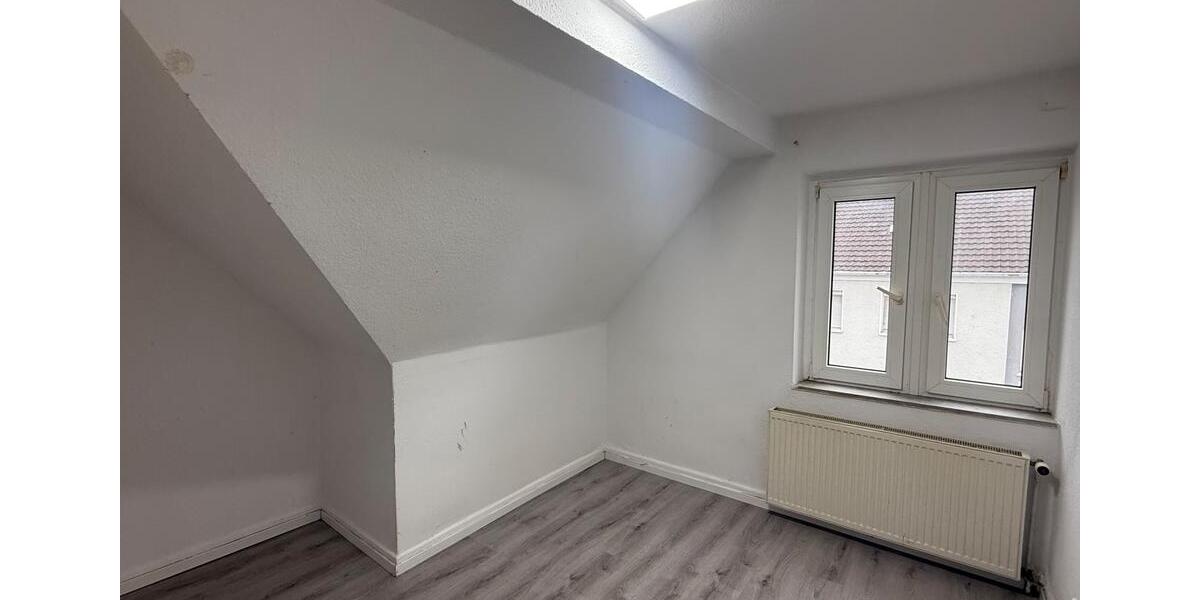 Dachgeschoßwohnung Duisburg Rheinhausen - 2.5 Zimmer, 60 m&sup2;, 600&euro; | Angebot:26460786