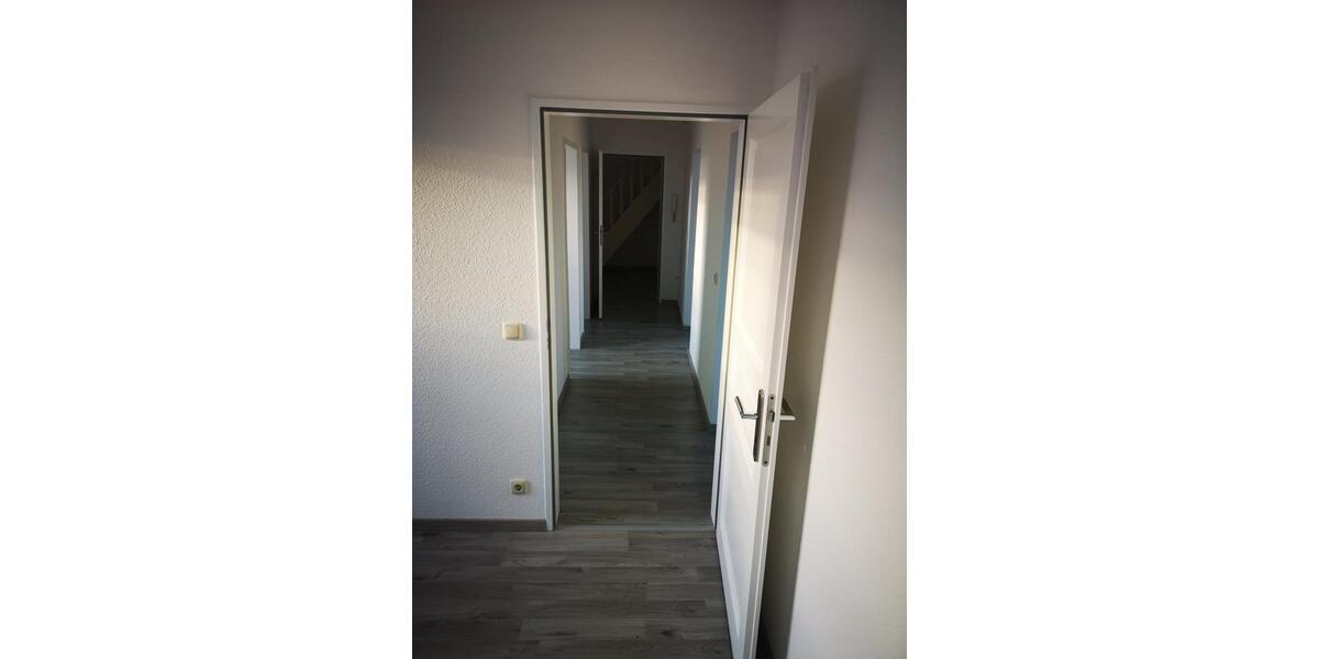 Maisonette Wohnung 124 m2 in Duisburg 47226 zu vermieten. 4 zimmer