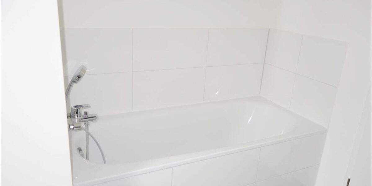 Attraktive 4 Zi. Neubauwohnung mit EBK und Fußbodenheizung plus Sonnenterrasse. 4 zimmer