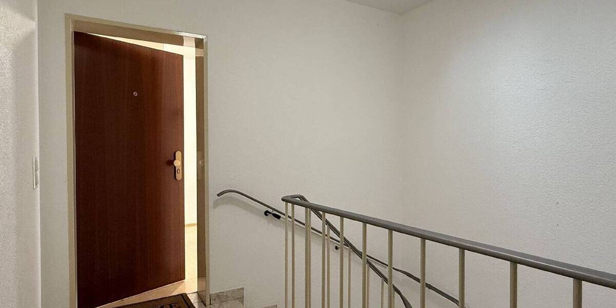 SCHÖNE DACHGESCHOSS-MAISONETTEWOHNUNG MIT BALKON DIREKT AM SCHÖNWASSERPARK ZU VERKAUFEN! 3 zimmer