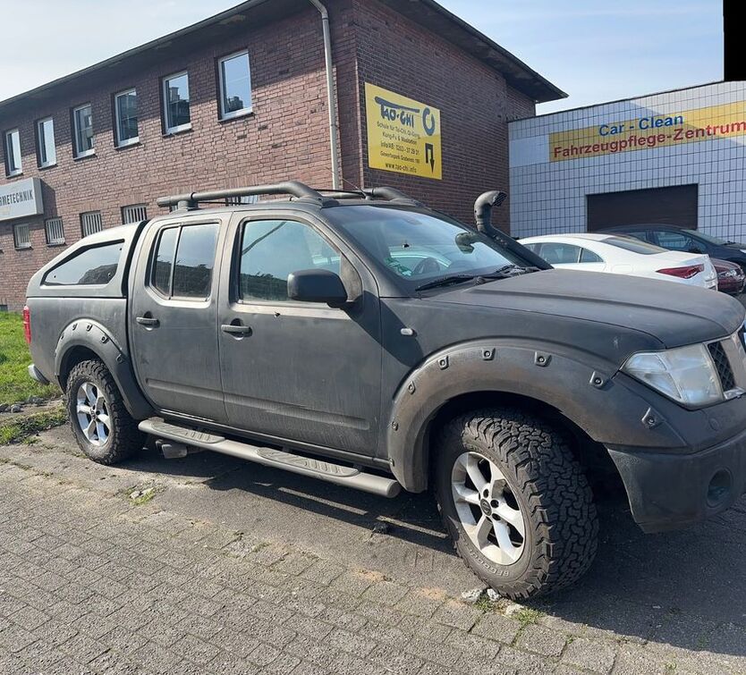Nissan Navara 298.152 km 4.999 € Oberhausen 46117