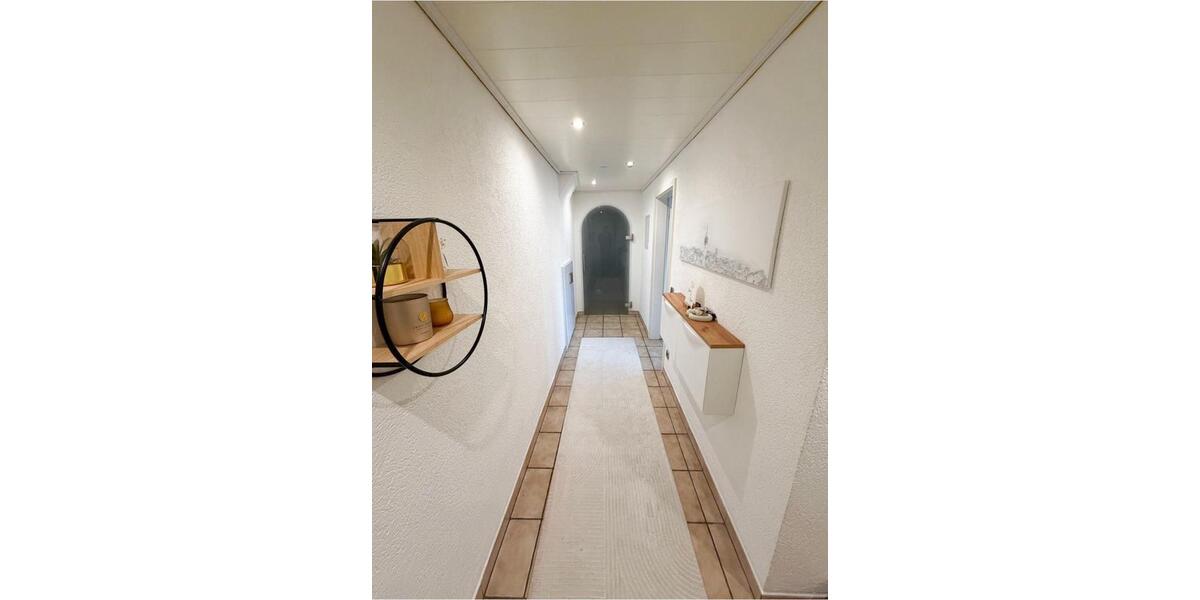 Dachgeschoßwohnung Oberhausen - 2.5 Zimmer, 77 m&sup2;, 790&euro; | Angebot:25790449