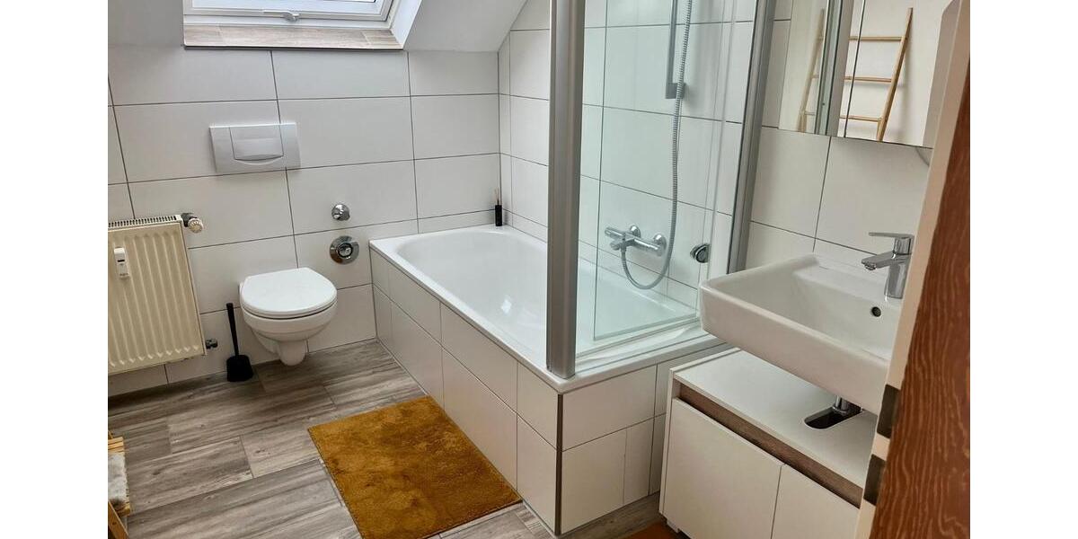 Dachgeschoßwohnung Krefeld - 3 Zimmer, 80 m&sup2;, 159.000&euro; | Angebot:25408308