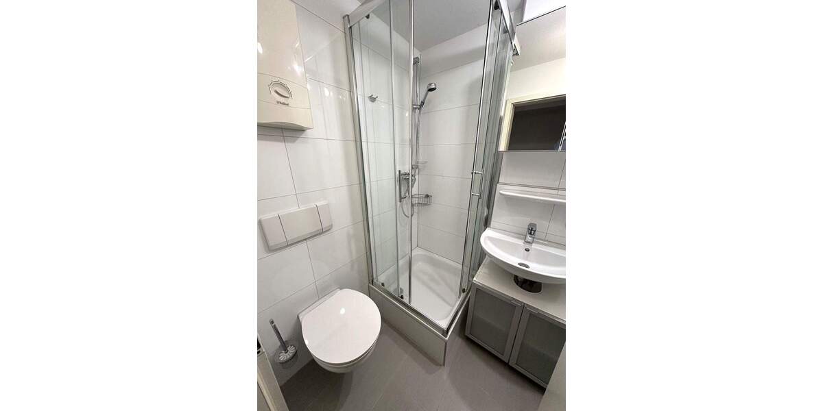 Schönes Apartment mit Terrasse, Garten und Tiefgaragenstellplatz in bester zentrumsnaher Lage 1 zimmer