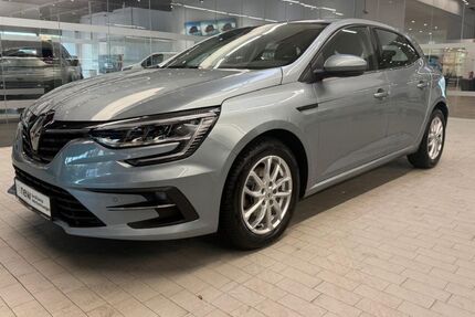 Renault Megane 50.222 km 15.990 € Oberhausen (am CentrO) 46047