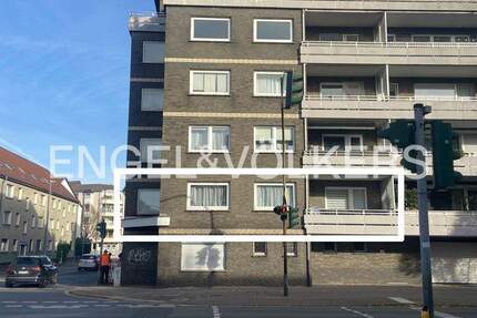 2 WE in einer großen Wohnung, Generationen Wohnen, Wohnen und Arbeiten, 2021 modernisiert, Aufzug im Haus, 2 Stellplätze..... 5 zimmer